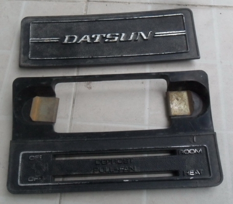 แผ่นปิดช่องวิทยุ datsun 620