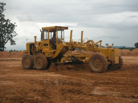 ขายรถเกรด KOMATSU GD 705 ขายรถเกรด KOMATSU GD 705