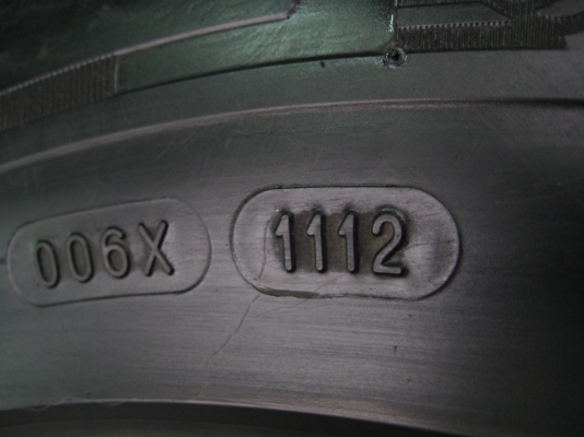 ขายแม็ก toyota 6รู พร้อมยางปี 12  พึ่งถอดจากรถ