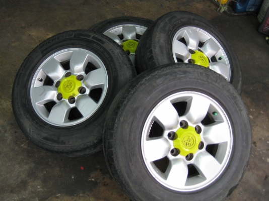 ขายแม็ก toyota 6รู พร้อมยางปี 12  พึ่งถอดจากรถ