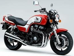 ***ขาย HONDA CB 750 รถสภาพแห้งสวยครับราคา 32000 ถูกมากๆๆเลยครับ***0858730704 รถนำเข้ามากับโกดังรถยนต์ครับ ขาดแค่ ไดสตาดกับ มือคาสมือเบรกครับ ยางหน้าหลังเต็มไม่มีแตกสักนิดครับ รถ750ccวิ่งมาน้อยครับแค่ 2xxxxโล เอาเครื่องขึ้นให้แล้วครับ ไม่มีเวลาเก็บงานครับ