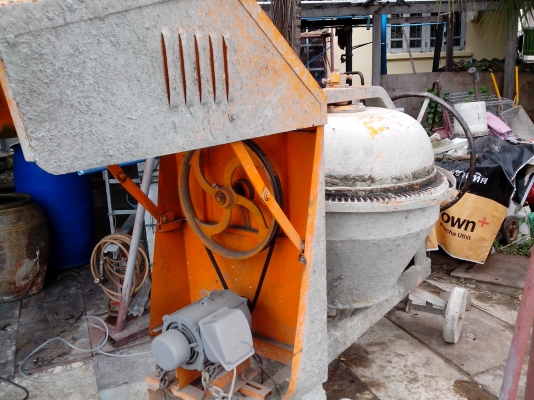 ขายโม่ปูน โม่ผสมคอนกรีต มือสอง 18,500บาทพร้อมมอเตอร์3 แรง 220v.สภาพใหม่มาก เทพารักษ์-บางพลี โทร.086-5292215 เจ้าเก่าร้านวันชัยก่อสร้าง โทรถามได้เลยเจ้าของใจดีครับ