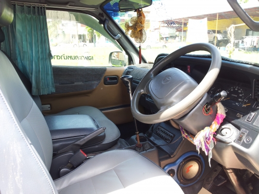 ขาย TOYOTA COMMUTER ปี 2003  สวยๆๆ เดิมๆๆ พร้อมใช้