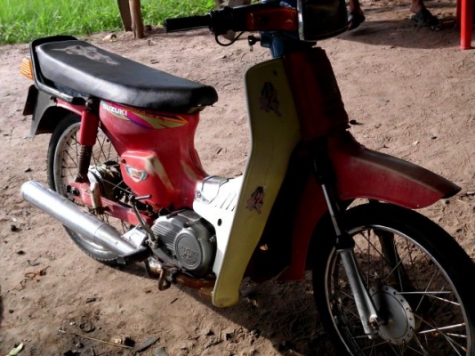 ขายมอไซค์ซูซูกิ RC บอดี้เดิมๆบางๆเครื่องฟิตแล้วแน่นๆ5900พร้อมลุยไม่รวมส่ง