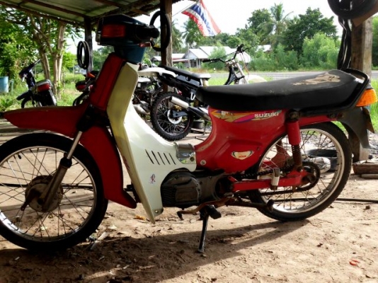 ขายมอไซค์ซูซูกิ RC บอดี้เดิมๆบางๆเครื่องฟิตแล้วแน่นๆ5900พร้อมลุยไม่รวมส่ง