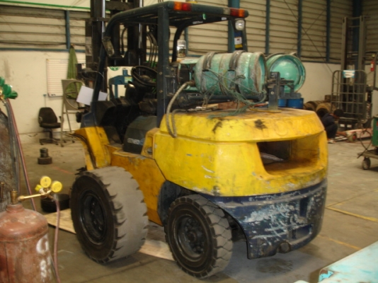 ขายรถฟอร์คลีฟท์ TOYOTA 02-7F45 เสา3เมตร ติดแก๊สออโต้ปี2004,สภาพดีมาก รถนอกนำเข้า ติดต่อมานะ 085-9049669