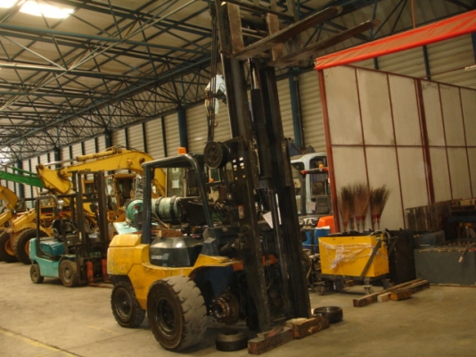 ขายรถฟอร์คลีฟท์ TOYOTA 02-7F45 เสา3เมตร ติดแก๊สออโต้ปี2004,สภาพดีมาก รถนอกนำเข้า ติดต่อมานะ 085-9049669