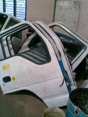 ขายอะไหล่อีซูซู NKR,NPR การ์ตูน มีหลายรายการ