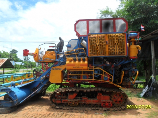 ขายรถเกี่ยวข้าวศักดิ์พัฒนาการเกษตรอุ้ม2.5ตันช่วงล่าง12 เครื่องJO8C