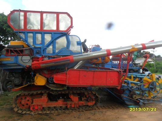 ขายรถเกี่ยวข้าวศักดิ์พัฒนาการเกษตรอุ้ม2.5ตันช่วงล่าง12 เครื่องJO8C