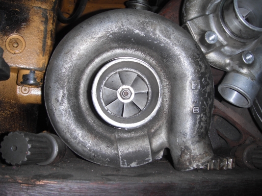 อะไหล่เก่าเครื่อง DEUTZ 912 913 TURBO