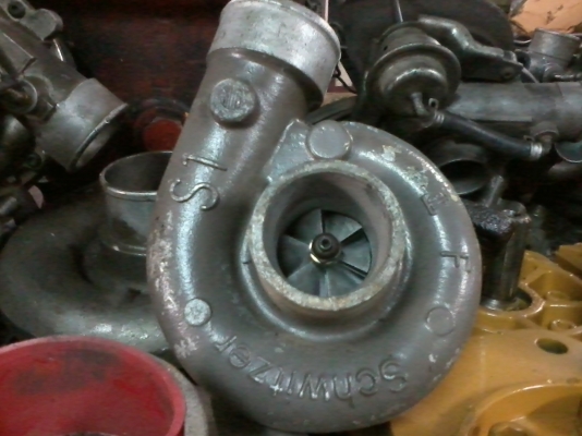 อะไหล่เก่าเครื่อง DEUTZ 912 913 TURBO