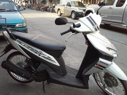 click ปี 51 สีขาว เทา รถเดิม เครื่องแน่น เอกสารครบ โอนได้เลย