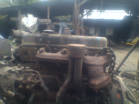 ขายเครื่อง isuzu  6 ล้อ  110 แรงม้า 4bd 1 ฝาขาว  พร้อมเกียร์ สภาพสวยมาก