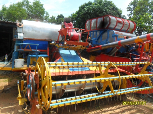 ขายรถเกี่ยวข้าววิชาญรองกระสอบเครื่อง6HE1ช่วงล่าง10HTปั้ม22