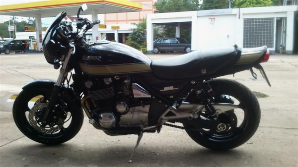KAWASAKI ZEPHYR 1100 เสียสรรพสามิตแล้ว KAWASAKI ZEPHYR 1100 เสียสรรพสามิตแล้ว