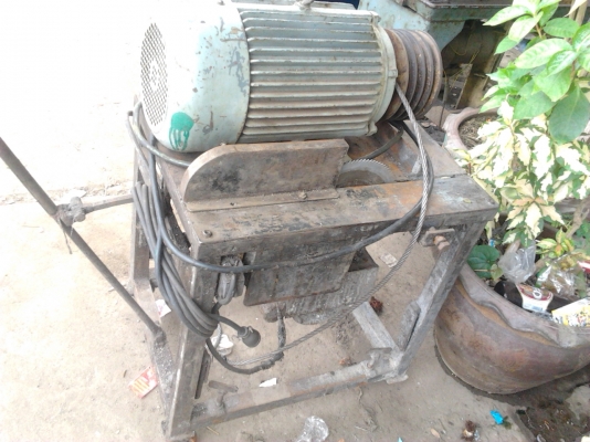 เครื่องปั้ม+แท่นตัดมีเนียม+มอเตอร์ 7.5 แรงอย่างละ 1 ตัว เครื่องปั้ม+แท่นตัดมีเนียม+มอเตอร์ 7.5 แรงอย่างละ 1 ตัว