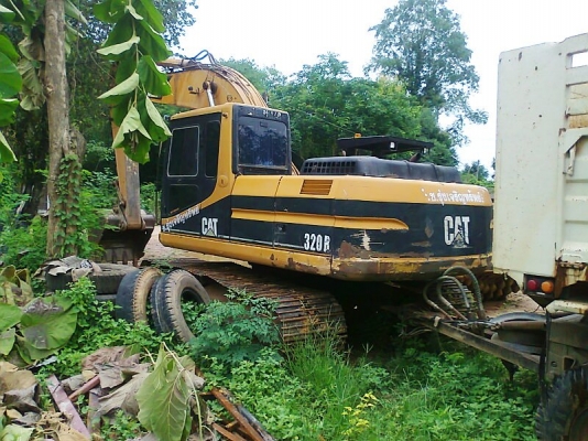 ขาย..รถแบคโฮ CAT 320B รถสวยแกร่ง สู้งานแข็ง มีทะเบียน.ราคาต่อรองได้.