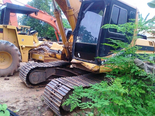 ขาย..รถแบคโฮ CAT 320B รถสวยแกร่ง สู้งานแข็ง มีทะเบียน.ราคาต่อรองได้.
