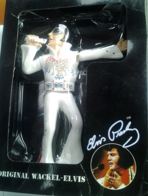 ขายครับตุ๊กตาติดรถโบราน เอลวิส เต้นตลอดเส้นทางตัวล่ะ130ครับสนใจ0853647170