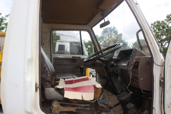 ขาย 6 ล้อ HINO KM777