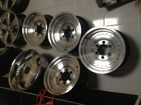 ขายล้อลายตัน ขอบ 15x7 ออฟ0  ใส่ 6/139.7 เงาๆ สวยๆ