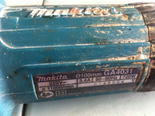 เครื่องเจียรไฟฟ้า2เครื่อง Makita และ Maktec สภาพดี พร้อมใช้งาน เครื่องเจียรไฟฟ้า2เครื่อง Makita และ Maktec สภาพดี พร้อมใช้งาน