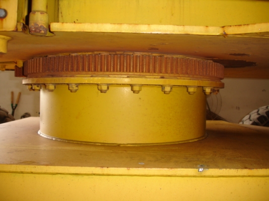 ลิฟต์กระเช้าสูง 15 เมตร AICHI SP150 สภาพดี นำเข้าจากญี่ปุ่น ราคาไม่แพงครับ