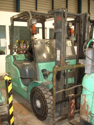 ขายรถฟอร์คลีฟท์ติดแก๊ส MITSUBISHI FGE20T เสา3 เมตรออโต้ ปี2004 รถนอกนำเข้า ติดต่อมานะ 085-9049669