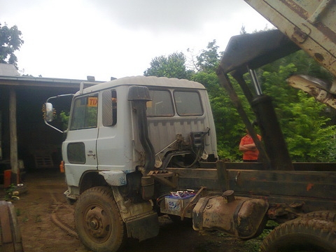 ขายรถดัมพ์ HINO  เครื่อง EH700 168 แรงม้าเกียร์ HO 6 เกียร์ เฟืองท้ายใหญ่ ของ มิตซู พวงมาลัยพาวเวอร์ ดัมพ์ ยาว 3.60 เมตร ยิงหน้า ยาง 900 -20