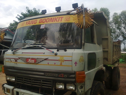 ขายรถดัมพ์ HINO  เครื่อง EH700 168 แรงม้าเกียร์ HO 6 เกียร์ เฟืองท้ายใหญ่ ของ มิตซู พวงมาลัยพาวเวอร์ ดัมพ์ ยาว 3.60 เมตร ยิงหน้า ยาง 900 -20