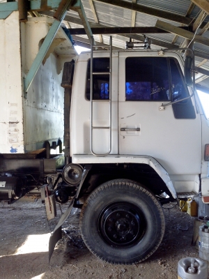 ขาย  10 ล้อ ISUZU  240 หัวขาวตัวสุดท้าย เดิมๆ พร้อมใช้งาน