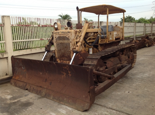 ขายรถแทรคเตอร์ CATERPILLAR D4D สภาพสวย พร้อมใช้งาน