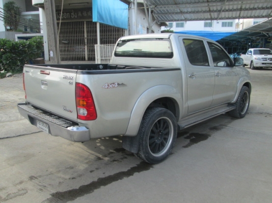 vigo 3.0G MT 4WD Double Cab สีบรอนด์เงิน ปี2005