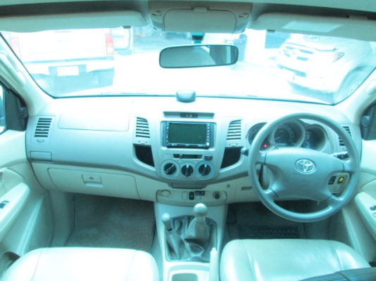 vigo 3.0G MT 4WD Double Cab สีบรอนด์เงิน ปี2005