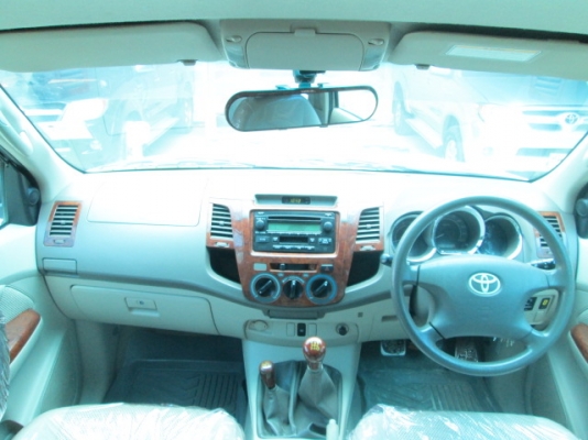 vigo 3.0G MT 4WD Double Cab สีบรอนด์เงิน ปี2004