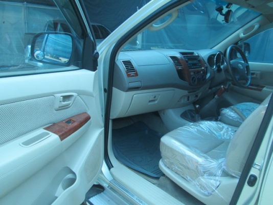 vigo 3.0G MT 4WD Double Cab สีบรอนด์เงิน ปี2004