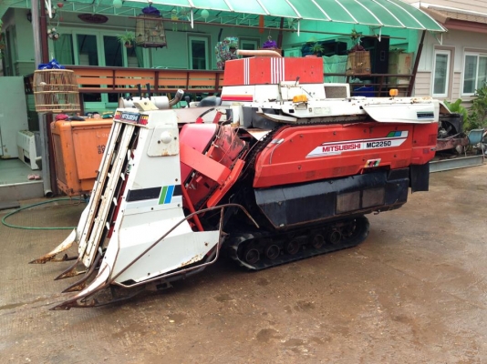 รถเกี่ยวข้าว mitsubishi 22.5แรง รถญี่ปุ่น นำเข้า เกี่ยววันละ 5-7ไร่  ประหยัดค่าแรงงาน