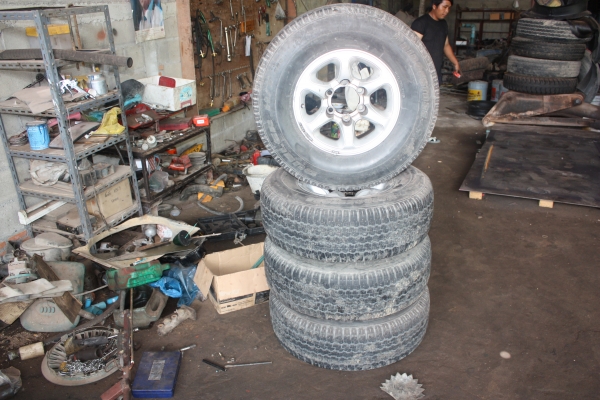 ขายแม็กพร้อมยางขอบ15