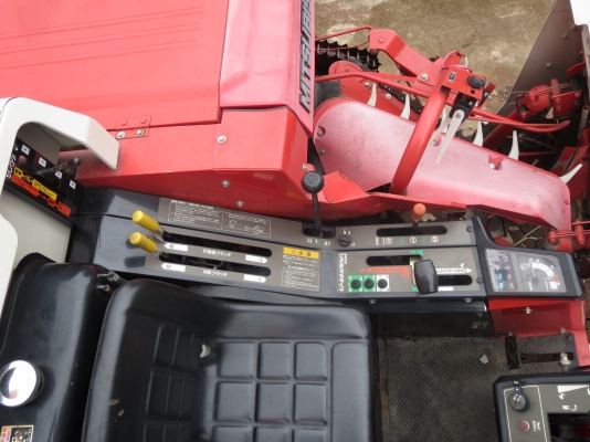 รถเกี่ยวข้าว mitsubishi 12แรง รถนอกนำเข้า  เกี่ยววันละ2-3ไร่