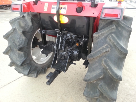 รถไถยันม่าร์ 45 แรง ใบมีดันดินหน้า รถไถยันม่าร์ 45 แรง ใบมีดันดินหน้า