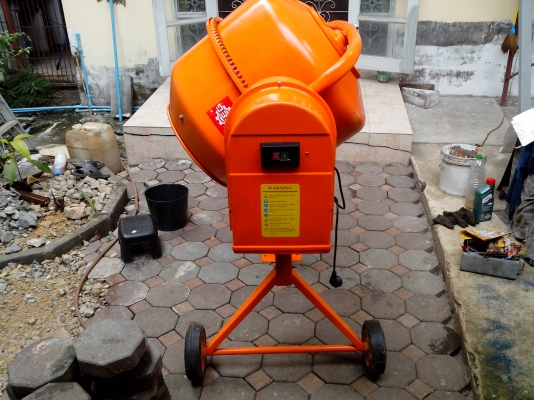 ขายโม่ผสมคอนกรีตมือสองสำหรับงานขนาดเล็ก ผสมดิน,ปุ๋ย,อาหารสัตว์ DIY ปูนครึงลูก สภาพใหม่ ร้านวันชัยก่อสร้าง โทร.086-5292215 ถนนเทพารักษ์-บางพลี ร้านเก่าเจ้าเดิม ขายโม่ผสมคอนกรีตมือสองสำหรับงานขนาดเล็ก ผสมดิน,ปุ๋ย,อาหารสัตว์ DIY ปูนครึงลูก สภาพใหม่ ร้านวันชัยก่อสร้าง โทร.086-5292215 ถนนเทพารักษ์-บางพลี ร้านเก่าเจ้าเดิม