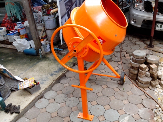 ขายโม่ผสมคอนกรีตมือสองสำหรับงานขนาดเล็ก ผสมดิน,ปุ๋ย,อาหารสัตว์ DIY ปูนครึงลูก สภาพใหม่ ร้านวันชัยก่อสร้าง โทร.086-5292215 ถนนเทพารักษ์-บางพลี ร้านเก่าเจ้าเดิม ขายโม่ผสมคอนกรีตมือสองสำหรับงานขนาดเล็ก ผสมดิน,ปุ๋ย,อาหารสัตว์ DIY ปูนครึงลูก สภาพใหม่ ร้านวันชัยก่อสร้าง โทร.086-5292215 ถนนเทพารักษ์-บางพลี ร้านเก่าเจ้าเดิม