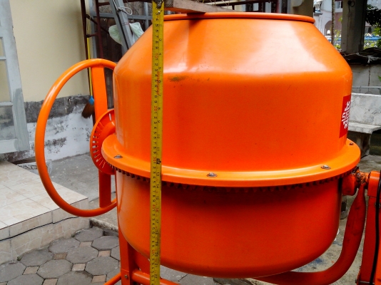 ขายโม่ผสมคอนกรีตมือสองสำหรับงานขนาดเล็ก ผสมดิน,ปุ๋ย,อาหารสัตว์ DIY ปูนครึงลูก สภาพใหม่ ร้านวันชัยก่อสร้าง โทร.086-5292215 ถนนเทพารักษ์-บางพลี ร้านเก่าเจ้าเดิม ขายโม่ผสมคอนกรีตมือสองสำหรับงานขนาดเล็ก ผสมดิน,ปุ๋ย,อาหารสัตว์ DIY ปูนครึงลูก สภาพใหม่ ร้านวันชัยก่อสร้าง โทร.086-5292215 ถนนเทพารักษ์-บางพลี ร้านเก่าเจ้าเดิม