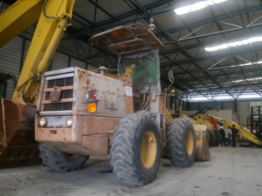 ขายรถตักล้อยาง KOMATSU 515 รถนอกนำเข้าไม่เคยใช้ในไทย ราคาไม่สูงโทรมานะ 085-9049669