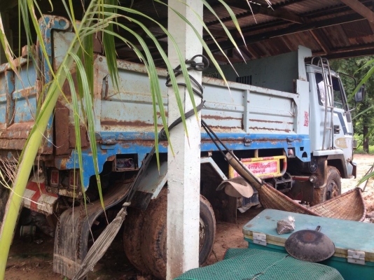 ***ขายแล้วครับขอบคุณ Truck2hand ขาย6ล้อดั๊มดินสภาพดี ISUZU ROCKY FRR 175 6BG1 เครื่องดีแรง ไม่หลวม อึด ช่วงล่างคัสซีดีมีตำหนิ(ตามรูป) กระบะดั๊มเหล็ก ฝาข้างมีผุพื้นดีไม่ผุ ยาว3.6ม.หัวบางเดิมมีผุนิดหน่อยไม่สวยภายในคอนโซลครบ พ.พาวเวอร์ เบรคทริฟฟี่ ยาง8.25ดี6