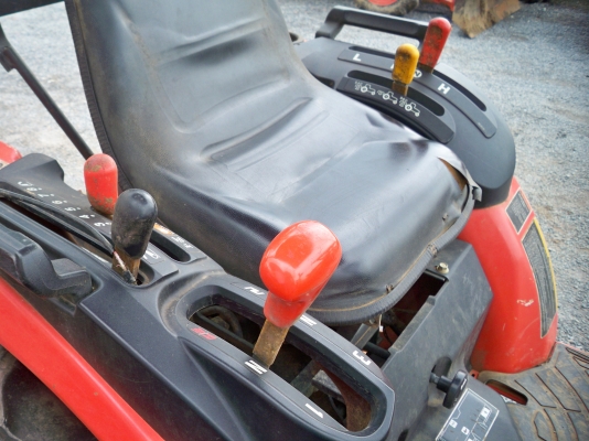 ขายรถแทรคเตอร์ B2420 มือสอง