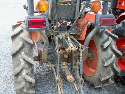 ขายรถแทรคเตอร์ B2420 มือสอง