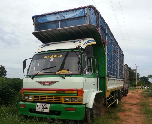 ขายรถ 6 ล้อใหญ่ HINO GD เครื่อง 168 แรง ช่วงยาว ยาง 900