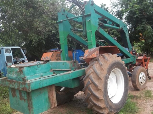 ขายรถคีบอ้อย6600คีบสามรถสภาพพร้อมใช้